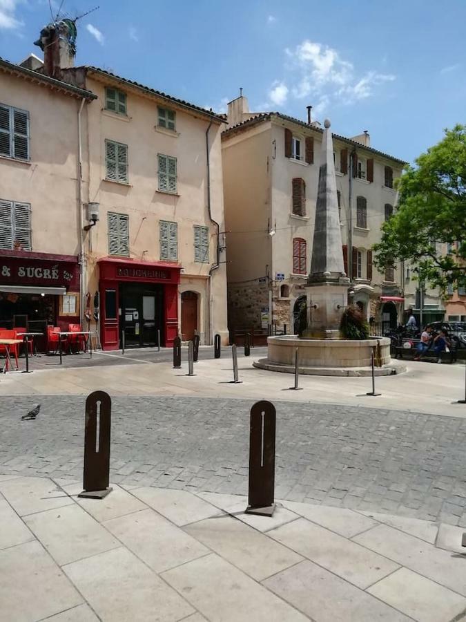 Ferienwohnung Charmant T2 Dans Le Vieux Centre De La Valette Du Var Exterior foto
